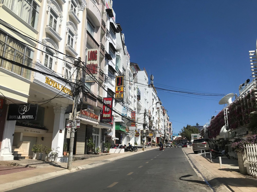 疫情衝擊下大叻市近一千家飯店和旅遊區停業 越南財經 越南新聞 越南新冠疫情 大叻市