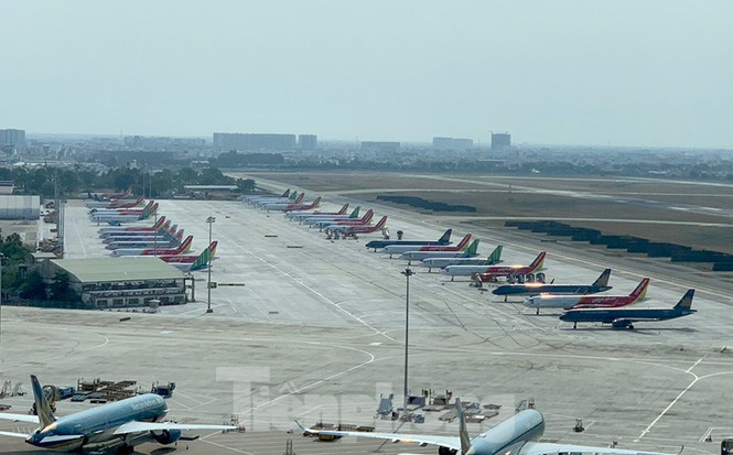 COVID-19疫情衝擊 機場 "機滿為患"