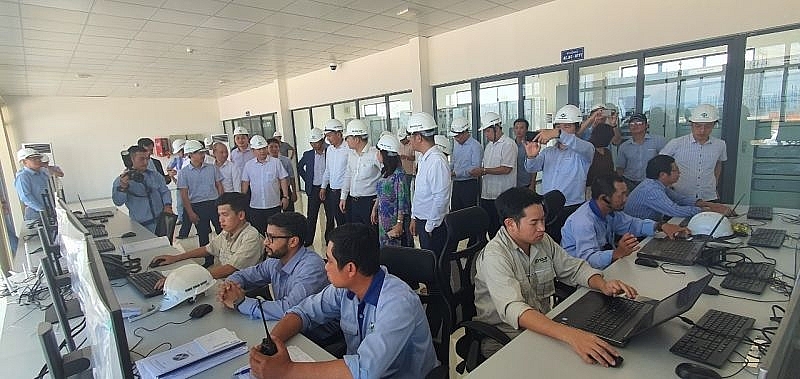 東南亞最大太陽能發電廠站第一階段成功投產