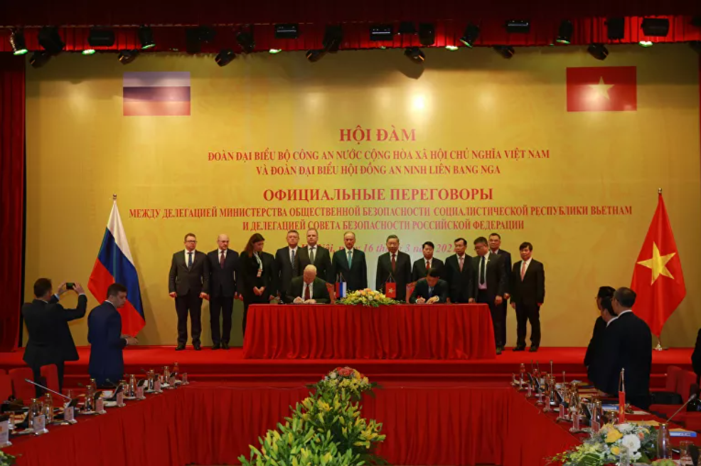 俄羅斯捐贈一千劑Sputnik V疫苗給越南 越南財經 越南新聞