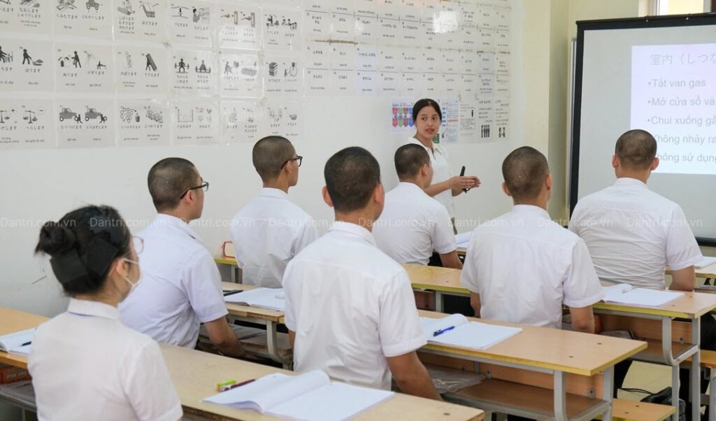 2024年前10月赴海外工作勞工人數超過13萬人 越南勞工 越南商機 越南經濟 越南僑匯收入 越南股市